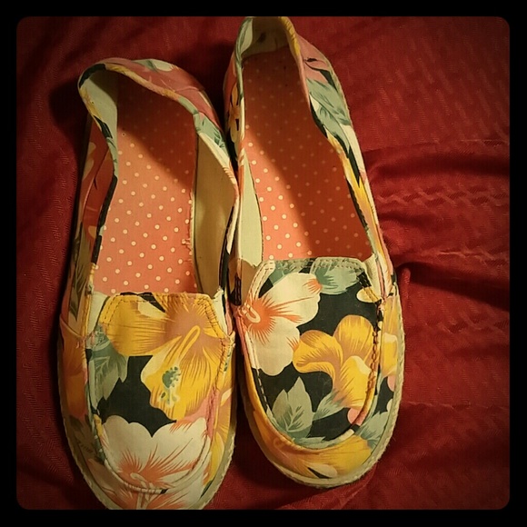 Faded Glory Shoes - Canvas Shoe Faded Glory Shoes - Canvas Shoe